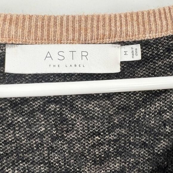 ASTR the label pullover sweater tiger animal print long sleeve size M - Picture 10 of 12